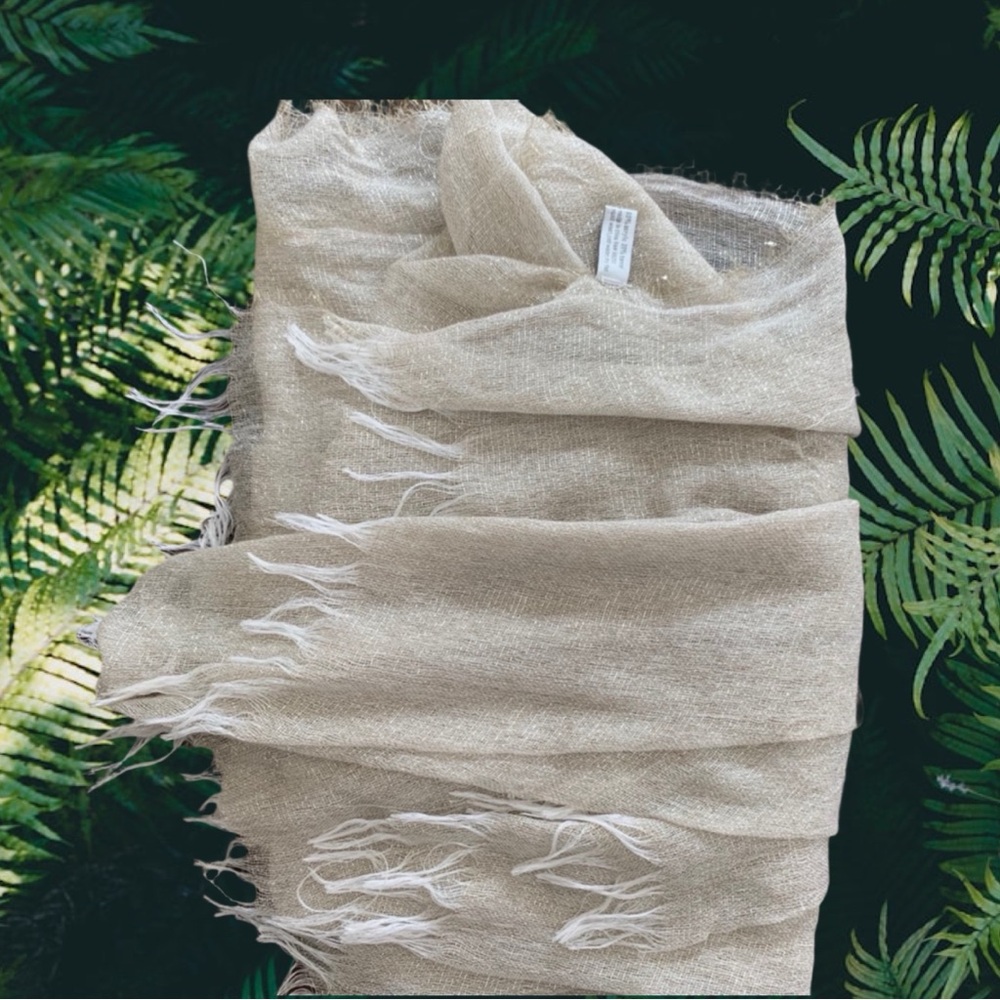 POCKET SCARF SUBTLE LUXURY SPUN CREAM WITH GOLD SPARKLE